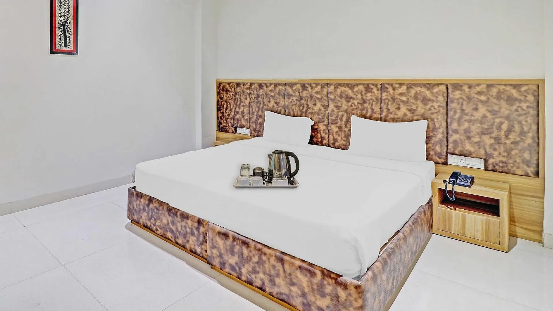 Townhouse Sulit Hotel Tajganj