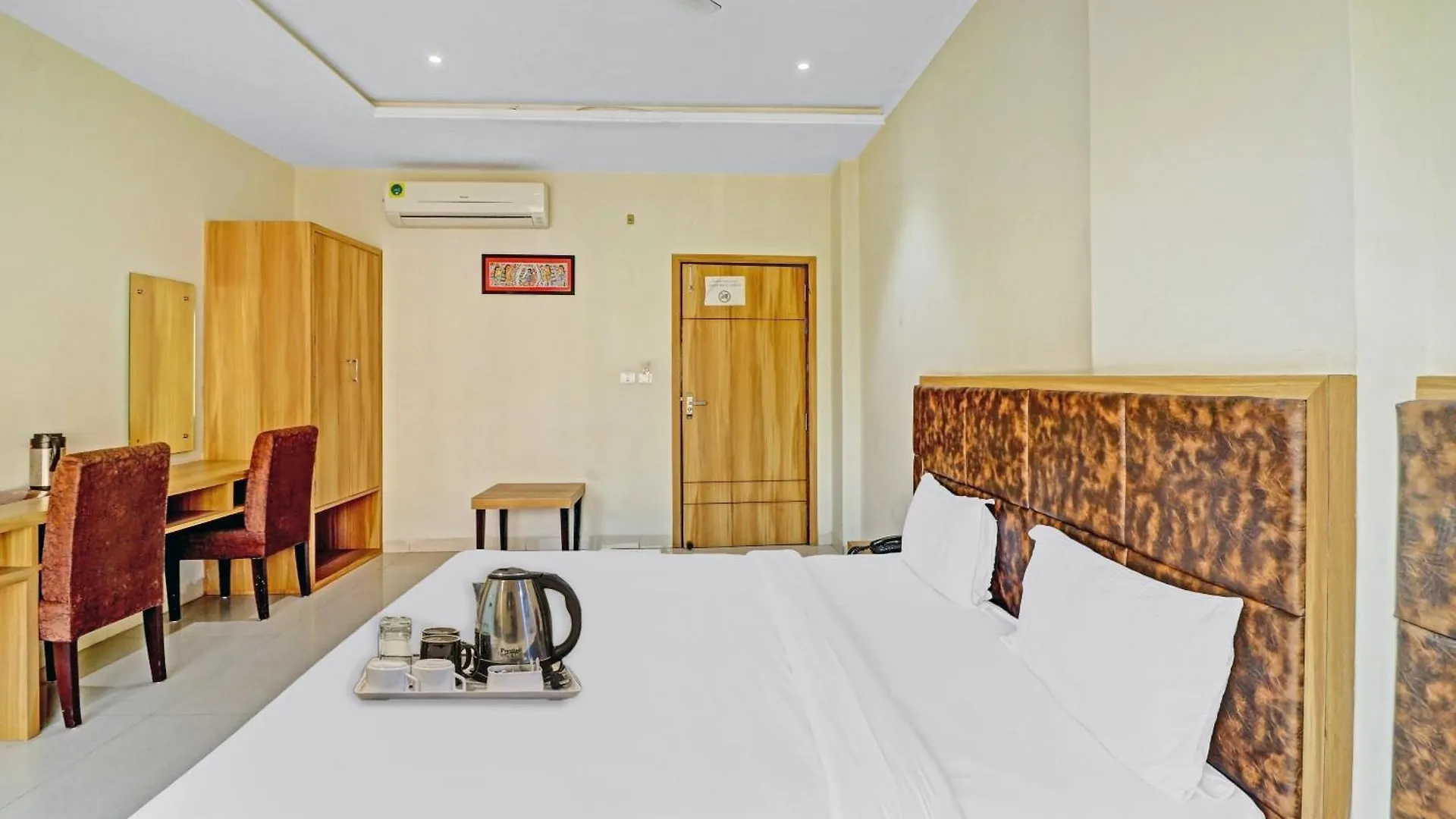 ***  Townhouse Sulit Hotel Tajganj India