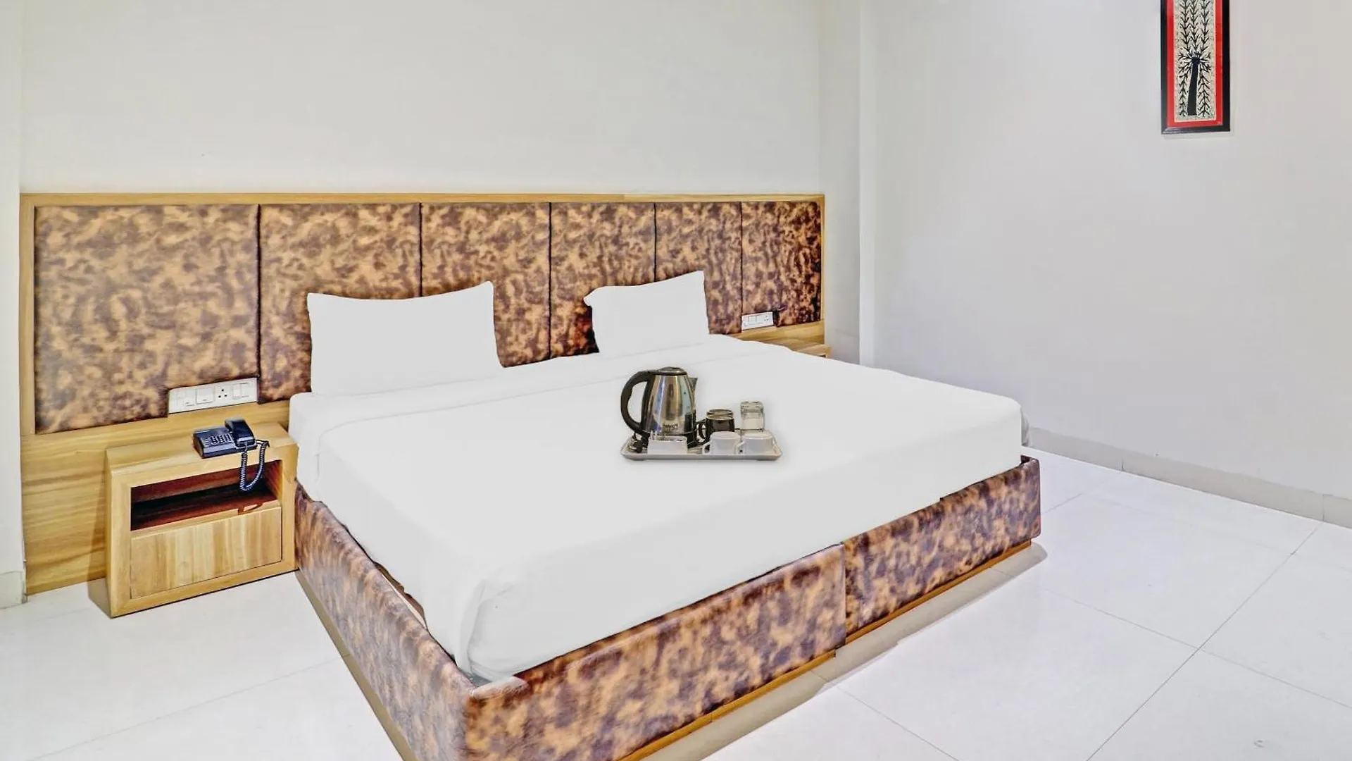 Townhouse Sulit Hotel Tajganj